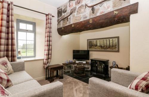 Lympsham House | Discover Carthouse: Pet-Friendly Retreat with Top Ratings