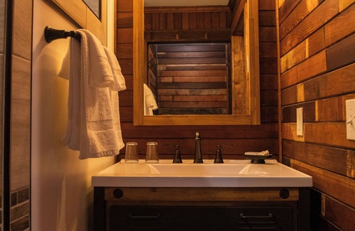 Ludington Bed & Breakfast | Cartier Mansion B&B: Oceanfront Escape with Spa & Pool