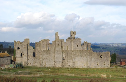 Middleham Cottage | Pet-Friendly Cartmel Cottage: Perfect for Families & Relaxation