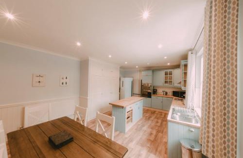 Merthyr Tydfil House | Experience Cartref: Relaxing Spa & Family-Friendly Dining