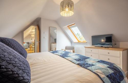 Hoveton House | Pet-Friendly Retreat at Cartshed Lodge in Nature's Embrace