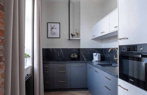 Czestochowa Apartment | Family-Friendly Carvala Boutique Apartments with Kitchenette