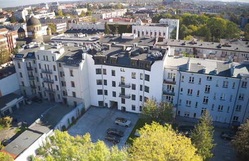 Czestochowa Apartment | Family-Friendly Carvala Boutique Apartments with Kitchenette