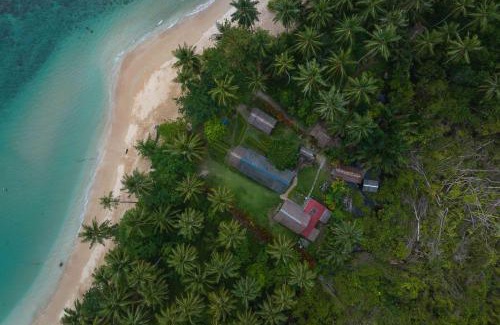 Pulau Masokut Bed & Breakfast | Family-Friendly Retreat at Carve Bay Mentawai Resort