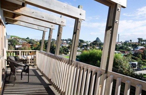 New Plymouth House | Carver Heights - Breathtaking Ocean Views & Family-Friendly Amenities