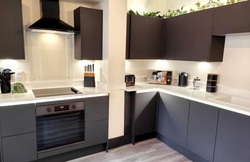Carlisle Apartment | Comfortable Stay at Carvetii - ANNE House with Kitchen Access