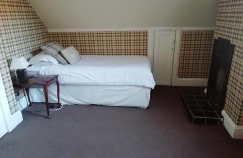 Tillicoultry Apartment | Pet-Friendly Carvetii - Halite House: Perfect for Families