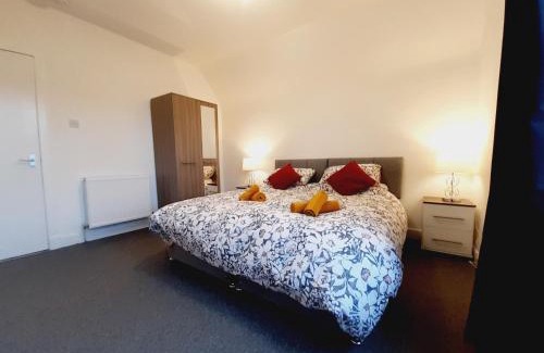 Lochgelly Apartment | Explore Carvetii - Vincent House with Pet-Friendly Amenities