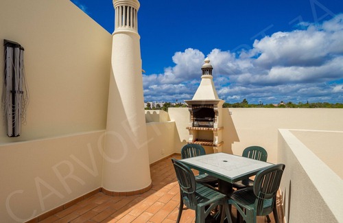 Mato Serrao Apartment | Guest Rated: 10/10 Carvoeiro Apartment with Pool & Breakfast