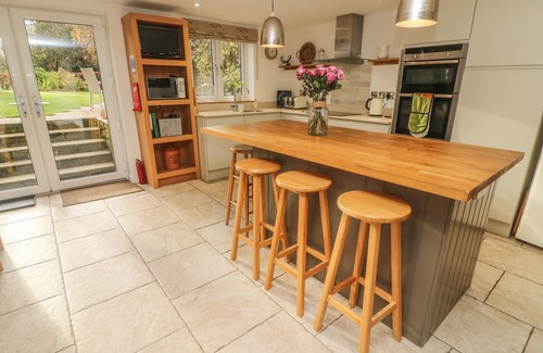 Dufton Cottage | Pet-Friendly CARWOOD: Cozy Cottage Retreat in Dufton