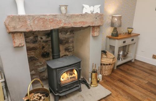 Dufton House | Discover Carwood: Pet-Friendly 4-Star Retreat with Top Reviews