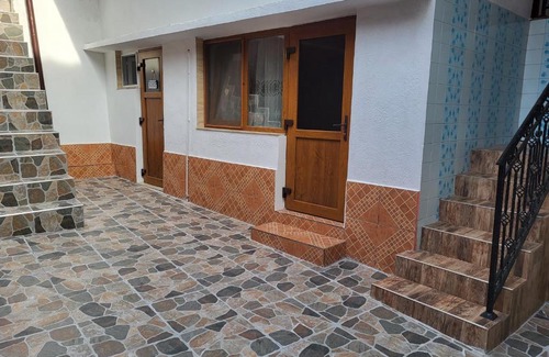 Coronini Apartment | Cozy Casă de vacanță Danube with Ocean View & Breakfast