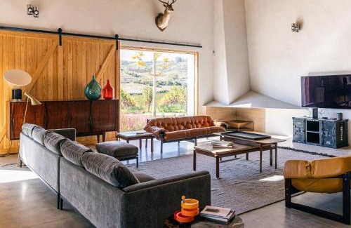 Carvalhal Benfeito House | Experience Cas'Amaro: Oceanfront Retreat with Top Amenities