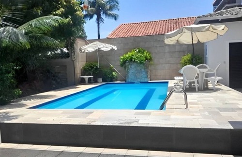 Canto do Forte House | Relaxing Getaway at Casa Térrea with Pool & 3 Suites