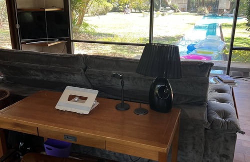 Carapicuiba House | Experience Comfort at Casa Per'un Artista for Families