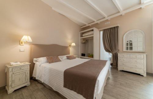 Centro Storico Hotel | Pet-Friendly Cas'E House with Restaurant & Breakfast Awaits