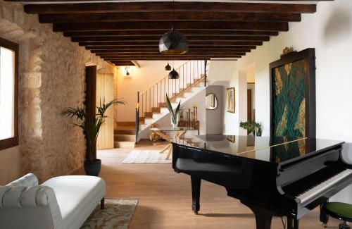 Santa Maria del Cami Villa | Experience Cas Metge Matas: Oceanfront Bliss and Amenities
