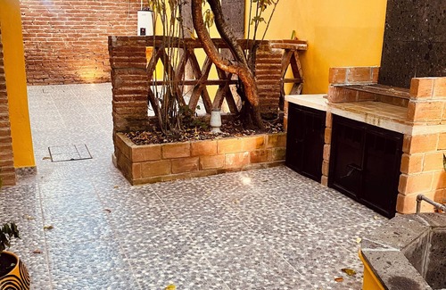 Del Cerrillo House | Casa Cecy . comfortable, centrally located, secure