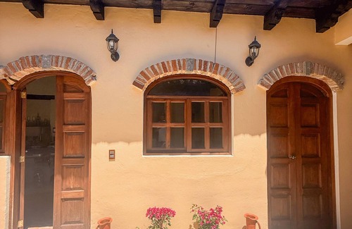 De Mexicanos House | Casa Real De Mexicanos one block from Santo Domingo!