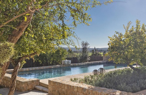 Consell Ski Chalet | Ideal Vacation Home with Pool and Ocean View for 10 Guests