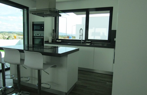 Bombarral House | Relaxing Retreat: Casa da Colina Villa with Ocean Views