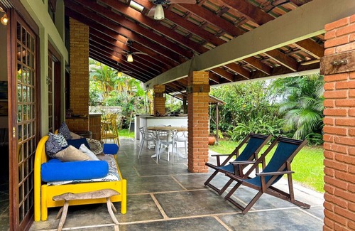 Praia do Toque-Toque Pequeno House | Inviting Casa Steps from Praia do Toque Toque Pequeno