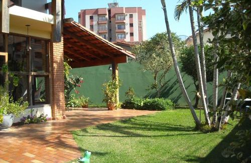 Martim de Sa House | Beachside Retreat: Casa Near Martim de Sá with Spa & Ocean View