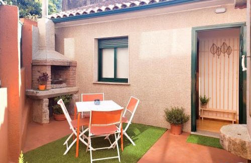 Redondela Apartment | Family-Friendly Getaway at Casa África y Ramona