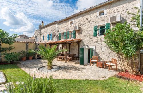 Stifanici House | Discover Casa Štifanići: 4-Star Oceanfront Retreat