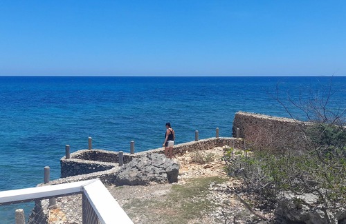 Luperon House | Casa Žade - El Pequeño Paraíso with Direct Beach Access