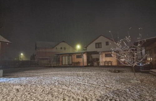 Cristian Bed & Breakfast | Pet-Friendly CASA ȘINCU: Guest Rated 9.9 with Pool & Hot Tub