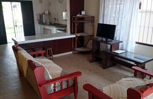 Solemar House | Beachfront Casa for 10 with Ocean Views and Great Amenities