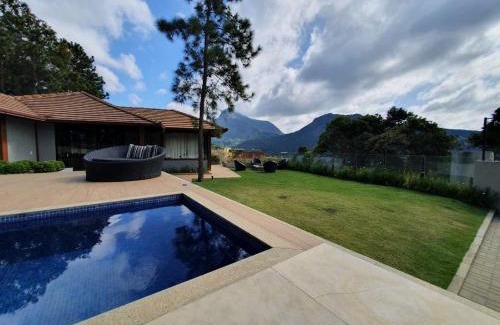 Teresopolis House | Idyllic Oceanfront Retreat at Casa Maravilhosa na Serra