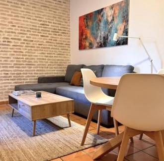 El Porvenir Apartment | Explore Casa 1928 - Family-Friendly Stay by Plaza de España