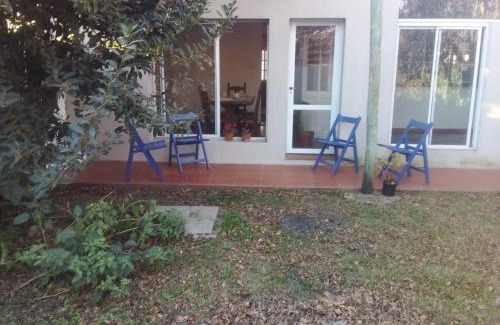 Suipacha House | Budget-Friendly Casa 1936: Pet and Child Friendly Retreat