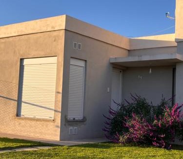 Las Varillas Apartment | Charming Casa 2 Habitaciones: Pet & Child Friendly Retreat
