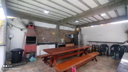 Jardim Nautilus House | Cozy 2-Bedroom Retreat in Cabo Frio with Pool & Kitchen