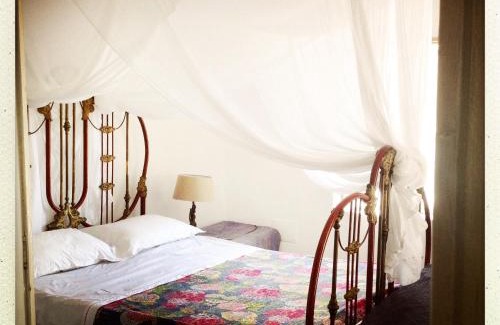 Alicudi Porto Bed & Breakfast | Discover Casa 3 Archi: Top-Rated Oceanfront Retreat