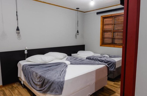 Biguacu House | Relax at Casa 3 Suítes with Pool and BBQ Amenities