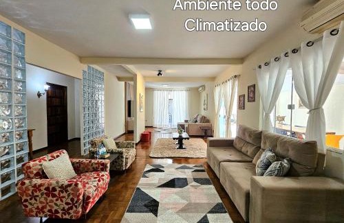 Foz do Iguacu House | Inviting Casa with Pool, Perfect for Families and Pets