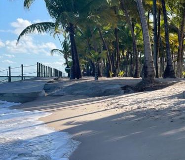 Vera Cruz House | Guest Rated: 9.8 at ILHA with Oceanfront Bliss