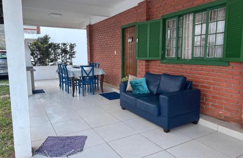 Armacao House | Cozy Casa Praia Armação Matadeiro: Oceanfront Escape