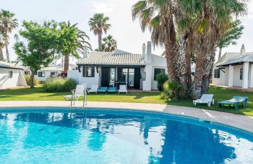 Binisafua House | Family-Friendly Casa 6 U with Pool in Binisafua