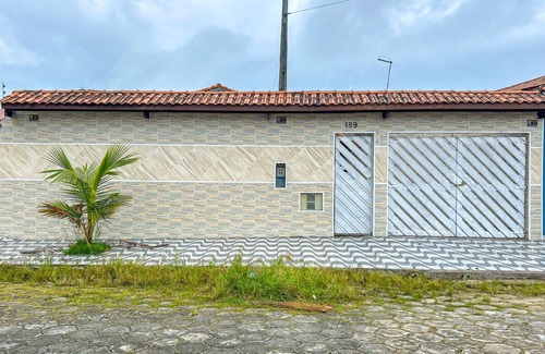Balneario Gaivotas House | Relaxing Retreat Just 170m from Praia do Gaivota, Itanhaém
