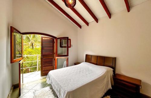 Praia do Toque-Toque Pequeno House | Cozy Retreat Steps from Praia do Toque Toque Pequeno