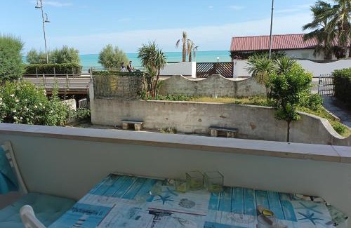 Fossacesia Marina Apartment | Discover Casa Just 20 Meters from the Beach with Ocean Views