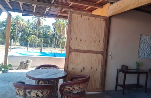 Coacoyul House | Casa A Steps from Zihuatanejo Beach - Pet Friendly Retreat