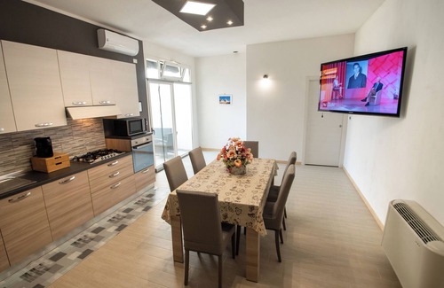 Torricella Apartment | Pet-Friendly Oceanfront Retreat: Casa Vacanza A&F