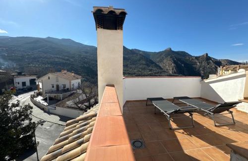 Guejar Sierra House | Family-Friendly Stay at Casa a la Vera de la Sierra