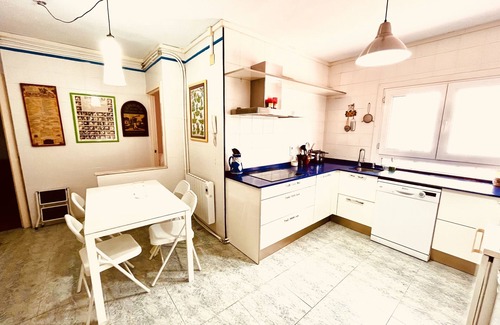 Genil House | Discover Casa A LOS Pies DE LA Alhambra with Pool & Breakfast